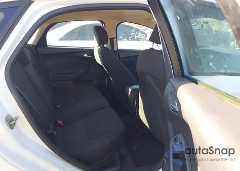 2015 Ford Focus Se z USA, uszkodzony, nr VIN 1FADP3K22FL233291